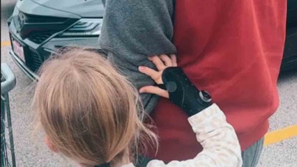 Dad embarrasses teenage daughter by pretending to be a dinosaur on a hunt