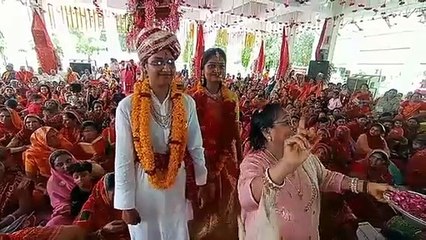 चंदन चौक पुरावा मंगल कलश सजावा....