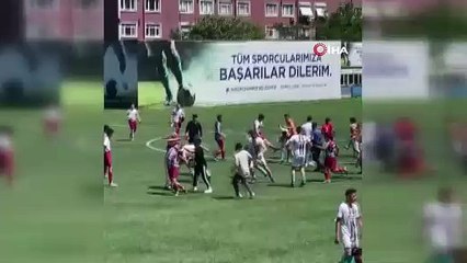 İstanbul'da U17 maçında kavga çıktı