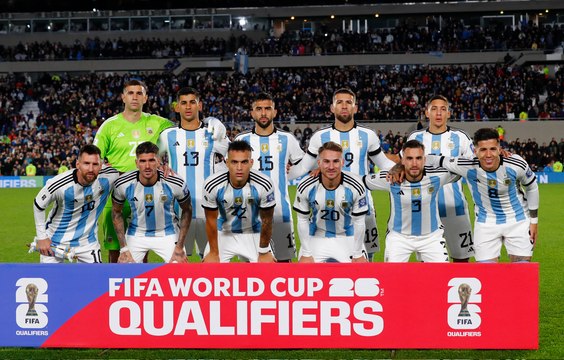 Messi receives hero's welcome on return to Newell's Old Boys