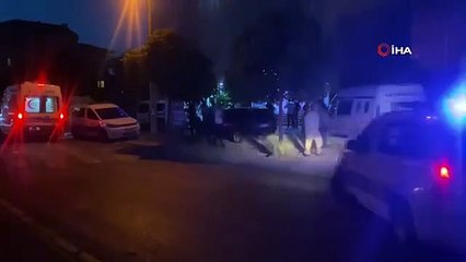 Baba, oğlunu bıçaklayıp boğazını kesti