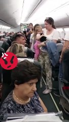 Nevjerovatna situacija sa beogradskog aerodroma: Žena sa djetetom izbačena iz aviona, psovala je i vikala