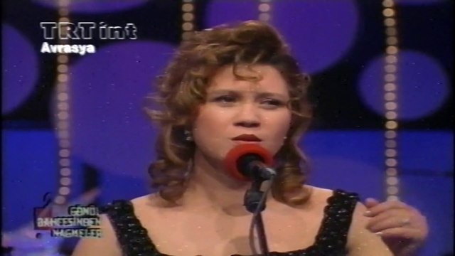 Özlem Karaağaç / Saymadım kaç yıl oldu sen ellerin olalı