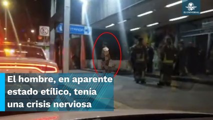 Rescatan a hombre desnudo que caminaba por las vías del Metro