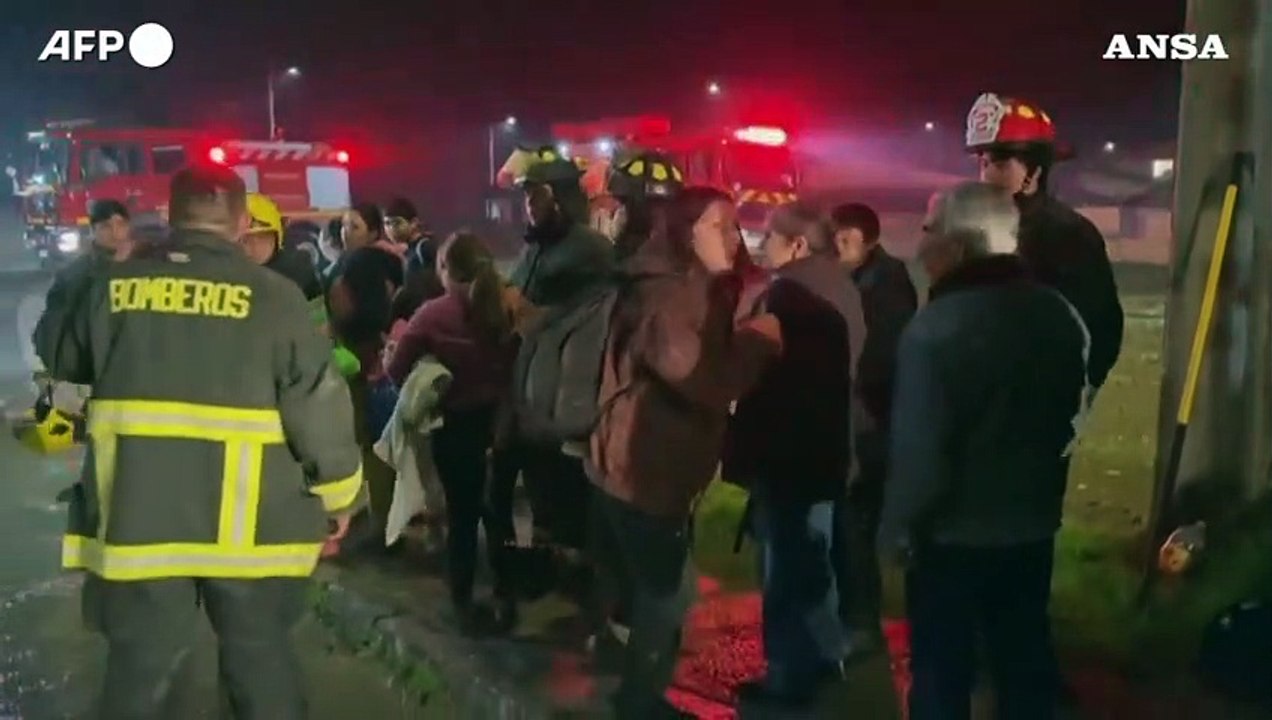 Ondata di maltempo in Cile, due morti e gravi danni: persone evacuate anche con ruspe