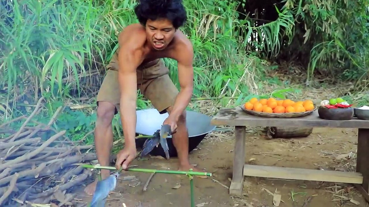 Fishing spotted oranges , Along the river full of oranges