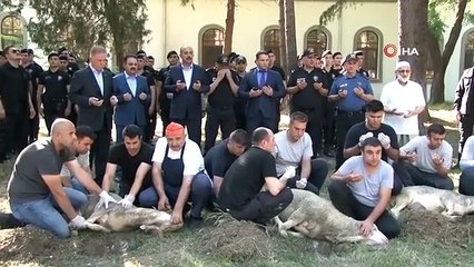 Le gouverneur d'Istanbul, Davut Gül, a visité le département de la police anti-émeute