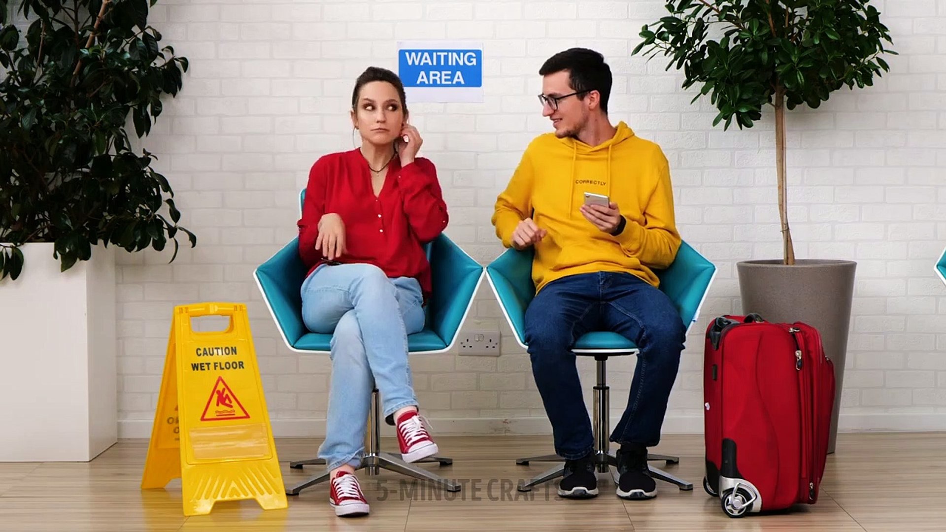 ⁣Smart travel hacks for your future trips_