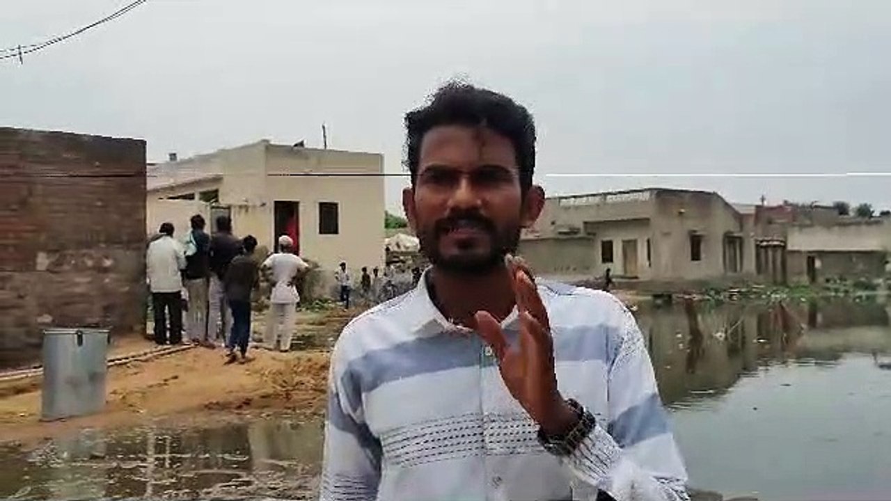 फतेहपुर : सीवरेज को लेकर विधायक, नपा, पार्षद के खिलाफ प्रदर्शन