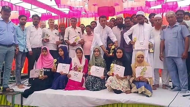 शिक्षा से ही होगा समाज का उत्थान, मेधावियों का शील्ड देकर किया सम्मान