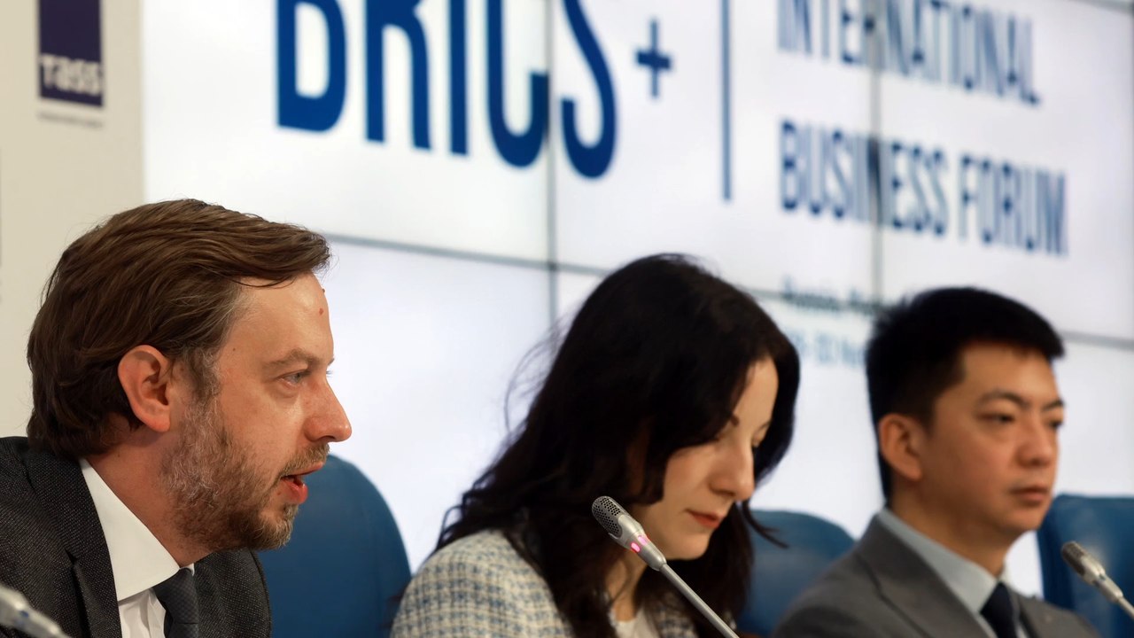 Bericht: Streng geheime Friedenskonferenz mit Putin-Verbündeten