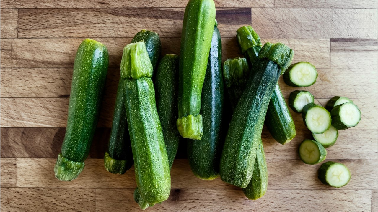 Für feines Aroma Zucchini nicht schälen