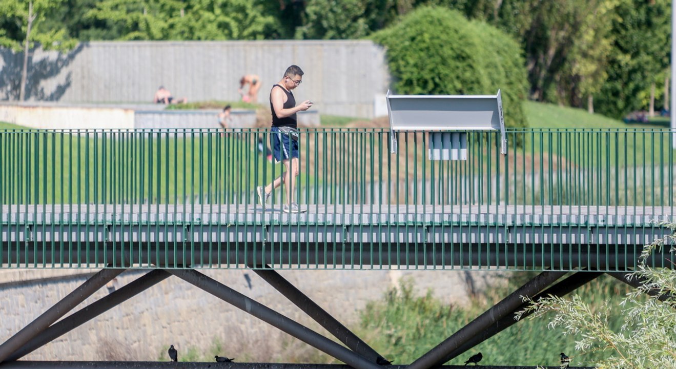 España sufre la primera ola de calor del verano...