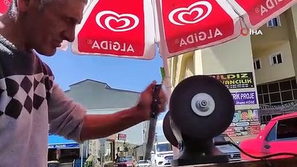 Kurban Bayramı öncesi bıçak bileyicilerinin yoğun mesaisi