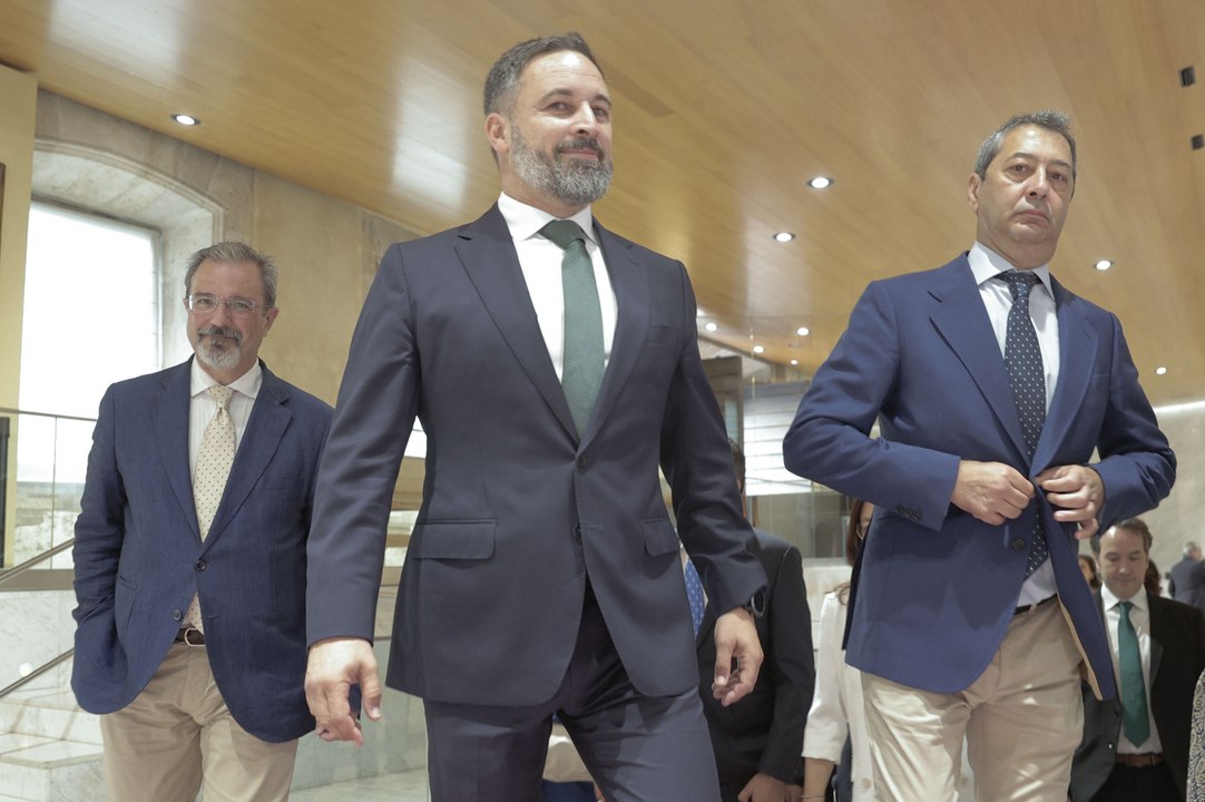 Abascal valora como "un buen paso" la rectificación de María Guardiola