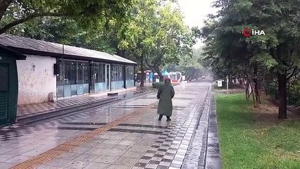 Kırklareli'nde Sağanak Yağış Cadde ve Sokakları Göle Çevirdi