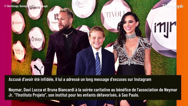 PHOTOS Neymar : Après les excuses pour infidélité, l'unité en famille avec sa compagne enceinte et son fils