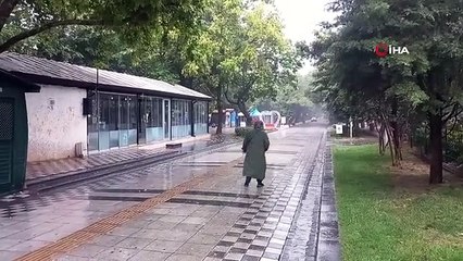De fortes pluies transforment les rues et les rues en lacs à Kırklareli