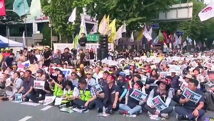 Güney Koreliler Japonya'nın Nükleer Kirli Suyu Denize Boşaltma Planını Protesto Etti