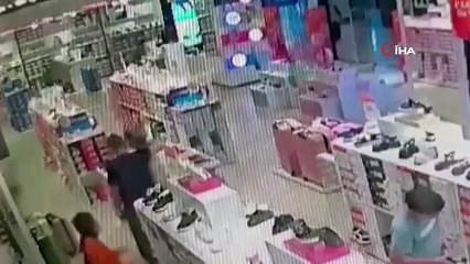 Bayram alışverişi yapan kadının çantası çalındı