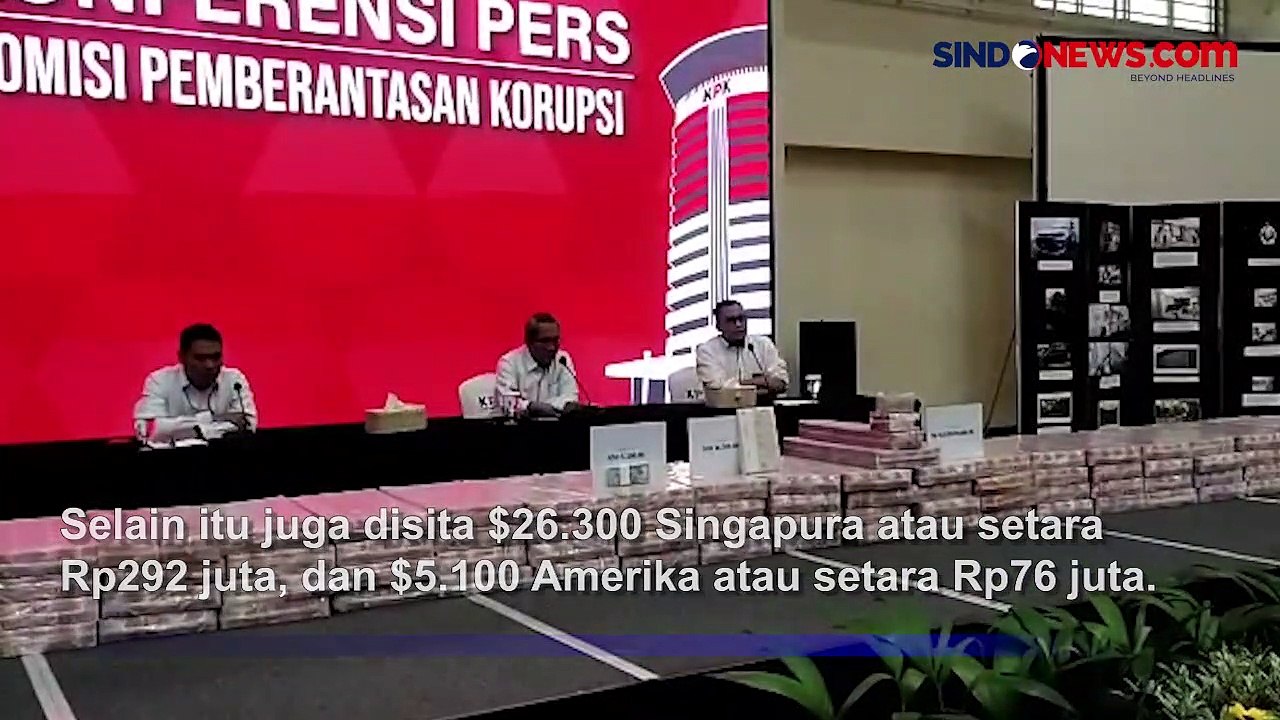 Melihat Tumpukan Uang Miliaran Rupiah Dugaan Hasil Korupsi Lukas Enembe