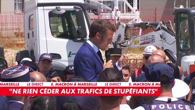 Emmanuel Macron à Marseille : «Une réforme va être prise par décret pour que les policiers puissent prendre les paiements par carte bancaire ou en espèce immédiatement des consommateurs verbalisés»