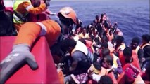 Lampedusa, rallentano gli sbarchi a causa del mare mosso dei giorni scorsi