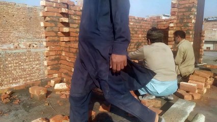 mason mistree making mumti diwar