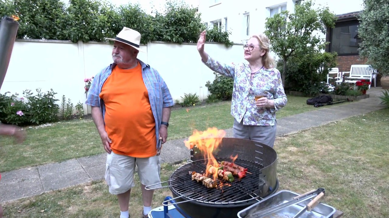 La flamme olympique - Groland - CANAL+