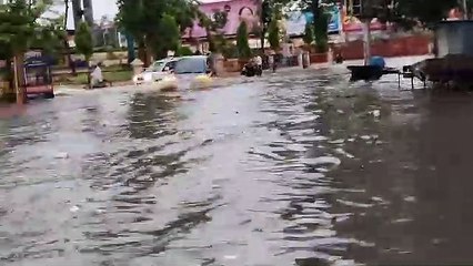 यहां जमकर बरसे बादल, वहां तरसे