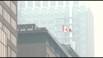Montreal avvolta in una nebbia bianca a causa degli incendi in Canada