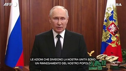 Putin: "Siamo stati pugnalati alle spalle"