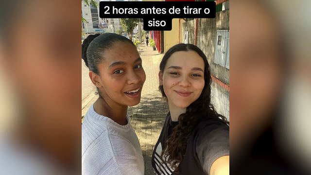 Con el rostro hinchado y en hospital, así quedó una joven tras la extracción de las muelas del juicio