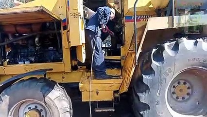 Washing New Holland Fx48  Harvester Machine