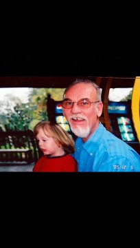 Le foto di Allison e del marito più grande di 26 anni