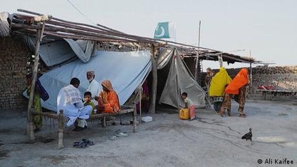 Pakistan 2022 floods: Long battle against waterborne disease