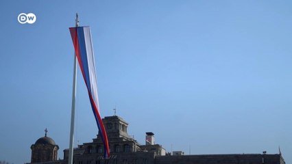 To whom is Serbia selling weapons?