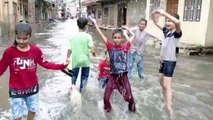 Jaipur Monsoon: जमकर हुई बरसात, बहते पानी में मस्‍ती करते बच्‍चों का वीडियो वायरल