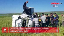 Çarpışan otomobiller tarlaya uçtu: Yaralılar var