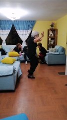 La 'Abuelita Blanquiazul' sorprende con su pasión por Alianza Lima
