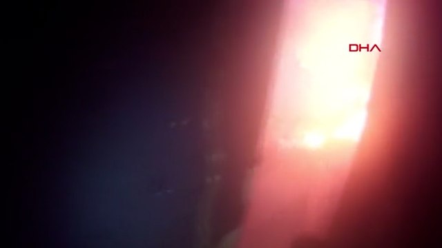 Diyarbakır'da itfaiyenin ev yangınına müdahalesi kask kamerasında
