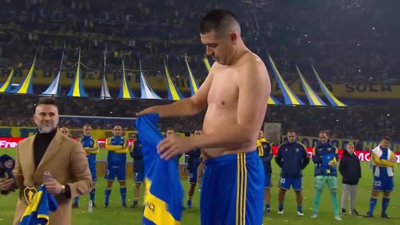 Riquelme lobt maradona und messi in dankesrede