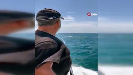 Deniz yatağında uyuyakalan vatandaş tekneler ile böyle kurtarıldı