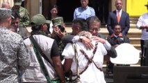 Gobierno colombiano condecora a los rescatistas de los niños que estuvieron 40 días en la selva
