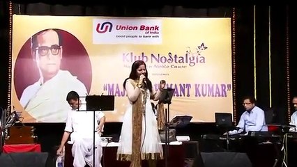 Dheere Dheere Machal // Neelima Gokhle Live Cover Performing Romantic Song