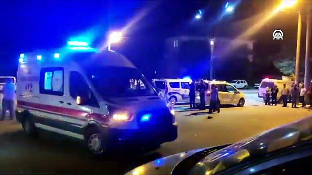 Trafik kazası sonrası ortalık karıştı; kaza yerine gelenler birbirine girdi!