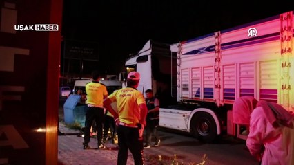 Uşak'ta araçlara çarpıp "dur" ihtarına uymayan tırın sürücüsü gözaltına alındı