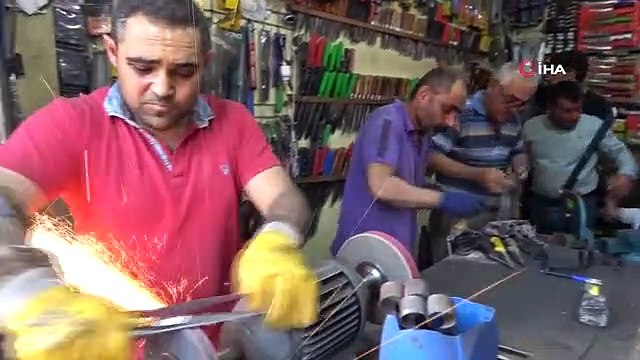 Bıçak bileme ustalarının yorucu bayram mesaisi