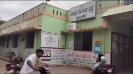 ತರೀಕೆರೆ :ರಸ್ತೆಬದಿಯಲ್ಲಿ ನರಳುತ್ತಿದ್ದ ಗರ್ಭಿಣಿಗೆ ಹೆರಿಗೆ ಮಾಡಿಸಿದ ವೈದ್ಯ ದೇವರಾಜ್