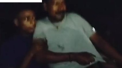 वीडियो वायरल: घर में घुसे ASI को ग्रामीणों ने पकड़कर खूब की फजीहत, लगाए ये आरोप